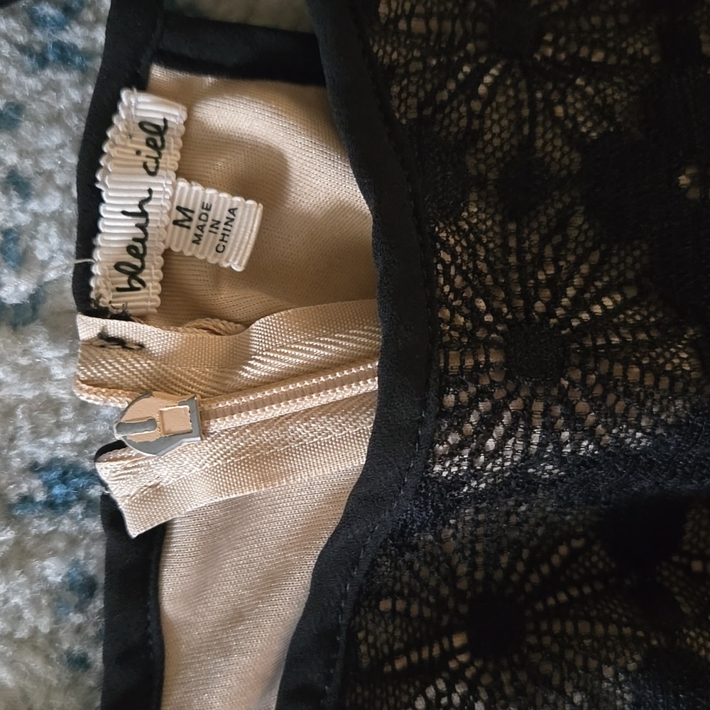 3 PC Romper LOT (ALL SIZE MEDIUM) - Picture 4 of 13